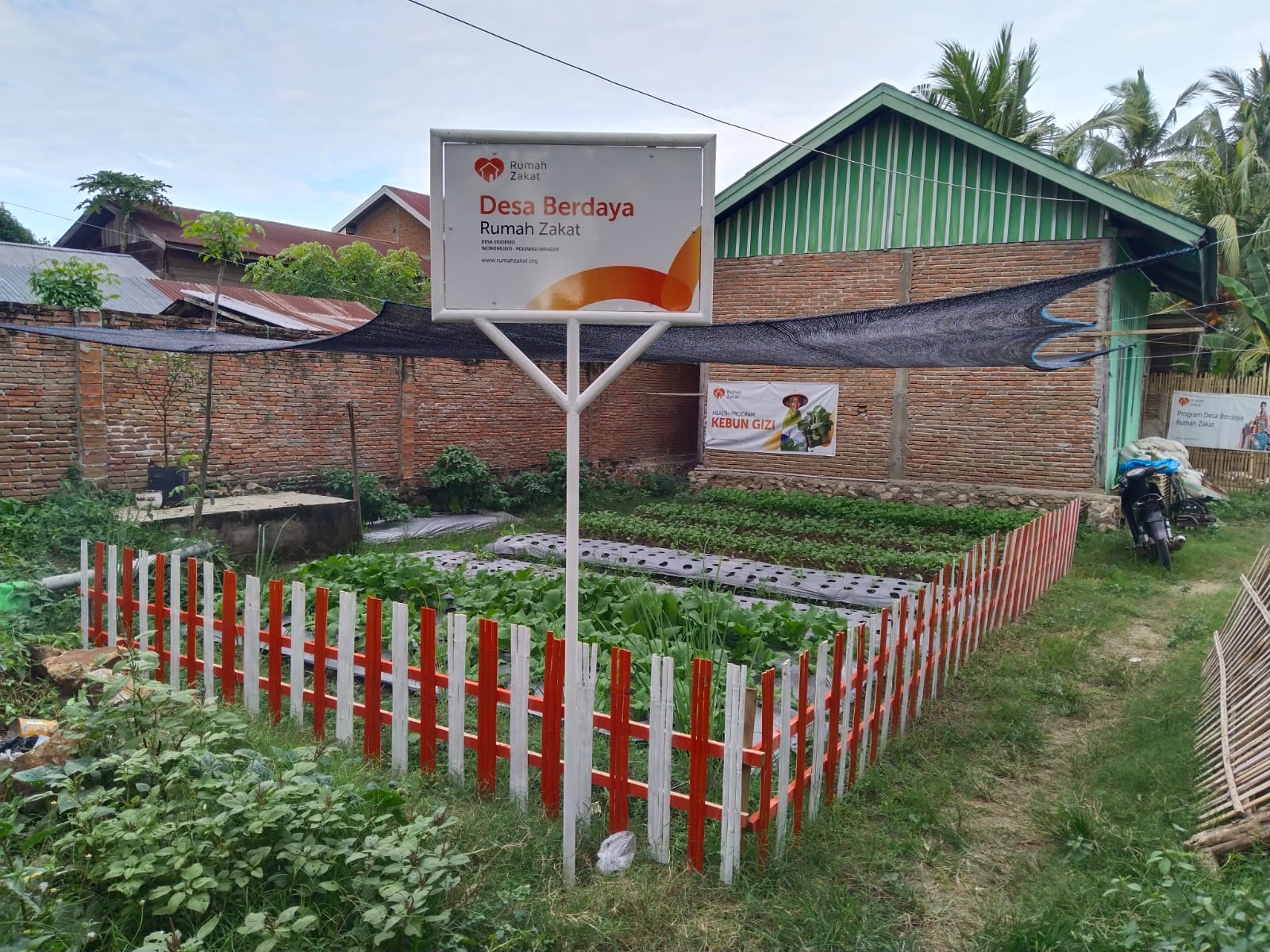 KUNJUNGAN KEBUN GIZI BINAAN RUMAH ZAKAT